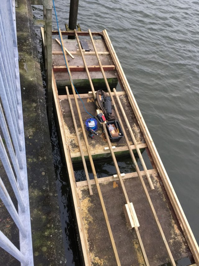 pontoon-in-southampton